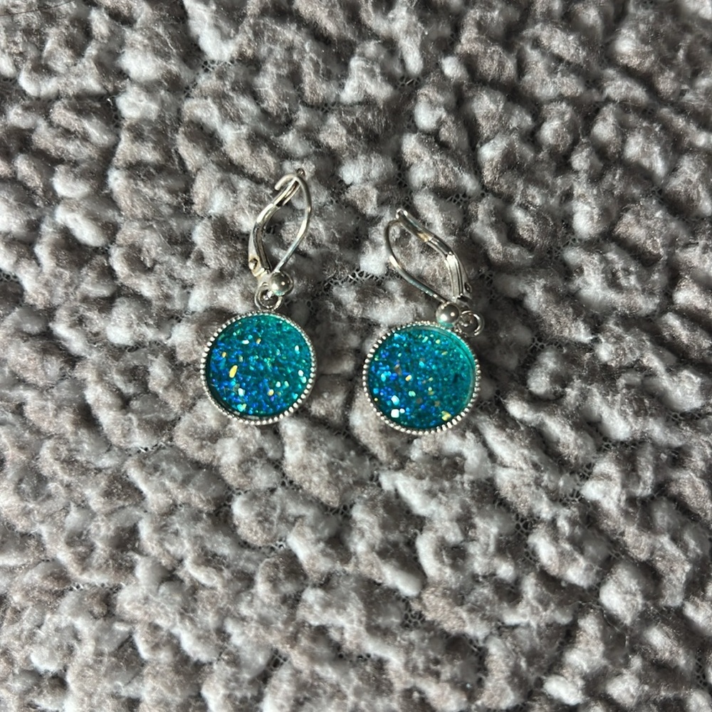 Cabochon Round Costume Bluish-Greenish Dangle Pierced Earrings - Picture 8 of 8